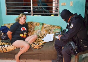 PNC y FGR realizan operativo que desmantela estructura de la pandilla 18 en Colón, La Libertad