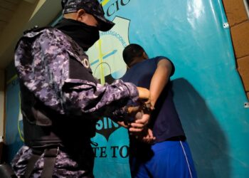FGR y PNC capturan a pandilleros que extorsionaban por cantidades de hasta $3,000 en San Salvador