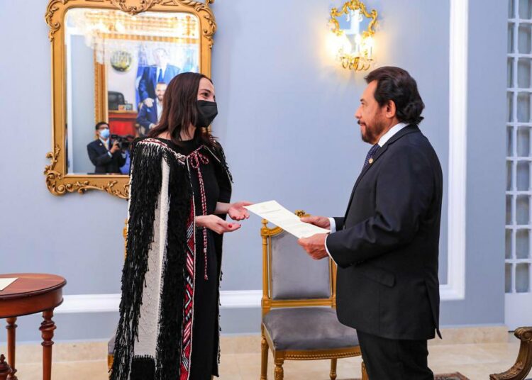 Vicepresidente Félix Ulloa recibe cartas credenciales de 5 nuevos embajadores asignados a El Salvador