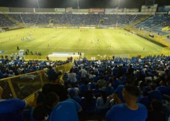 FIFA castiga de nuevo a El Salvador por comportamiento «inapropiado» de la afición en el juego ante Canadá