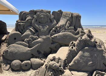 MITUR celebra el primer Festival Internacional de Esculturas de Arena en La Unión