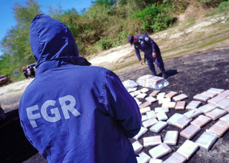 FGR destruye 140 paquetes de cocaína decomisados en San Miguel