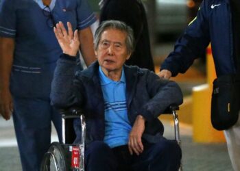 Alberto Fujimori fue trasladado de emergencia al hospital de Ate tras complicaciones en su salud