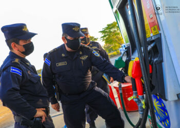 Detectan alteración en bombas de combustible en gasolinera de Sonsonate