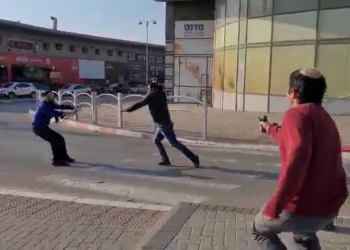 (IMÁGENES FUERTES) Cuatro personas fueron atropelladas y asesinadas a cuchillazos en un ataque terrorista en el sur de Israel