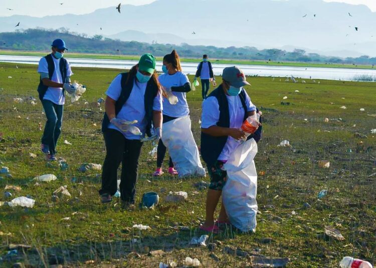 CEL y Asociaciones Cooperativas limpian más de 38 km en Chalatenango