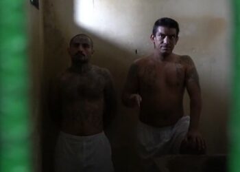 VIDEO | Pandillero se queja que antes recibía pollo en el almuerzo y ahora solo frijoles en la prisión