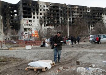 Ucrania estima que las tropas de Putin destruyeron el 80% de las viviendas de Mariupol