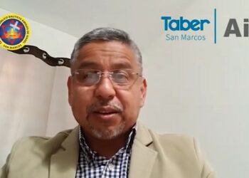 Miembros del Tabernáculo Bíblico de San Marcos hacen oración para que su pastor «salga victorioso» de las acusaciones por agresión sexual