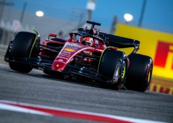 Ferrari dio el golpe en la clasificación en Bahrein: Leclerc le ganó la batalla a Verstappen y se quedó con la pole position