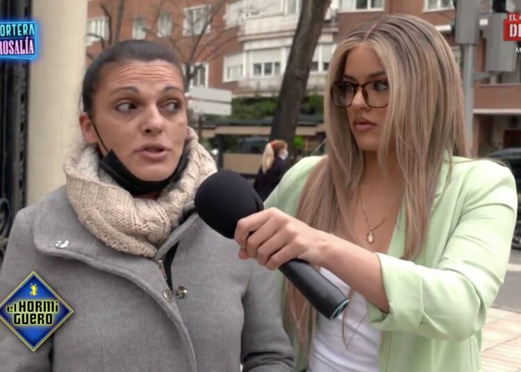 (VIDEO) Rosalía, reportera por un día: sale a la calle y alucina con la opinión de la gente sobre ella