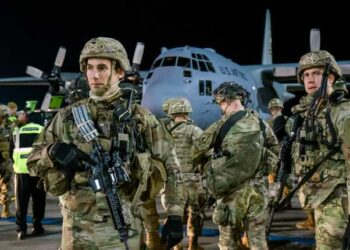 La OTAN ordenó a sus mandos militares reforzar el flanco oriental ante la amenaza que representa Moscú