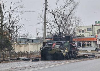 Moscú admite muerte de 498 soldados rusos, según Kiev van 5.840