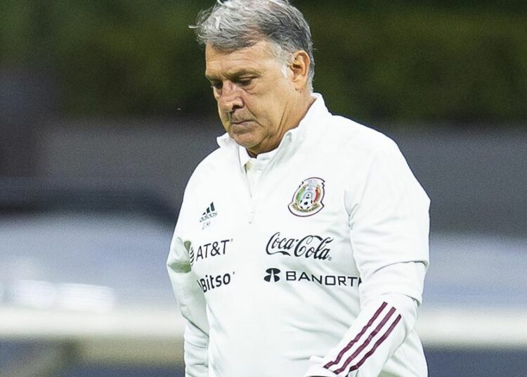 La continuidad del DT argentino Gerardo «Tata» Martino podría estar en riesgo con la selección mexicana