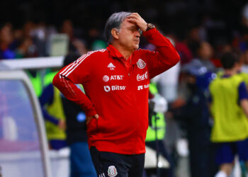 Con el grito homofóbico y abucheos, así tundieron al Tata Martino por el empate con EE.UU.