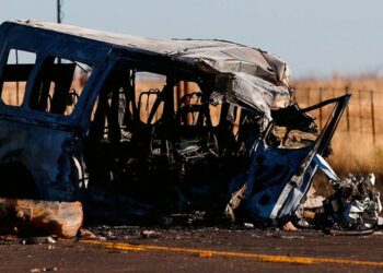 Nueve personas murieron tras chocar una furgoneta con una camioneta conducida por un niño de 13 años en Texas, Estados Unidos