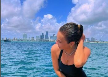 Thalia sufrió quemaduras por asolearse demasiado