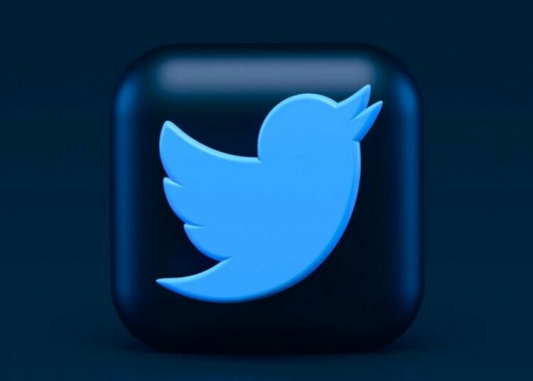 Twitter añade la opción de marcar tweets como irrelevantes u ofensivos