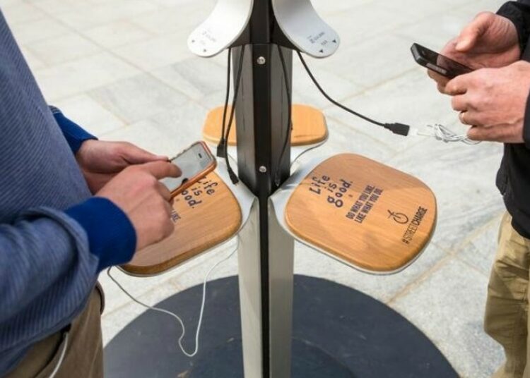 Alerta: cargadores USB públicos podrían robar información o infectar dispositivos