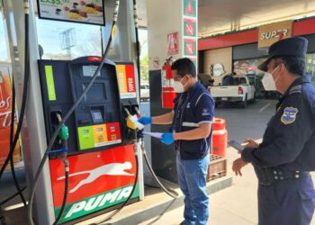 Defensoría del Consumidor verifica precios de combustibles a nivel nacional