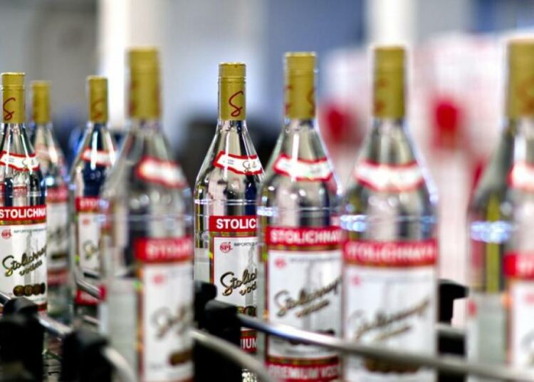 El vodka Stolichnaya se convierte en ‘Stoli’ para distanciarse de Putin y Rusia