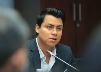 Diputado William Soriano acusa a El Diario de Hoy de promover el odio a través de un vocero de la diáspora