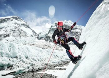 Alfa Karina Arrué continúa sus entrenos en el campamento base para ascender al Monte Everest
