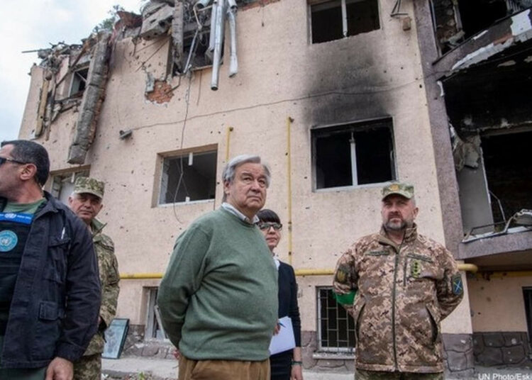 Tropas rusas lanzan misiles contra Kiev durante visita de secretario general de la ONU