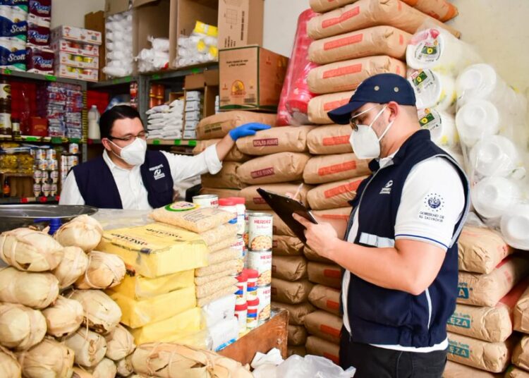 Defensoría realiza verificación de precios en harinas de trigo