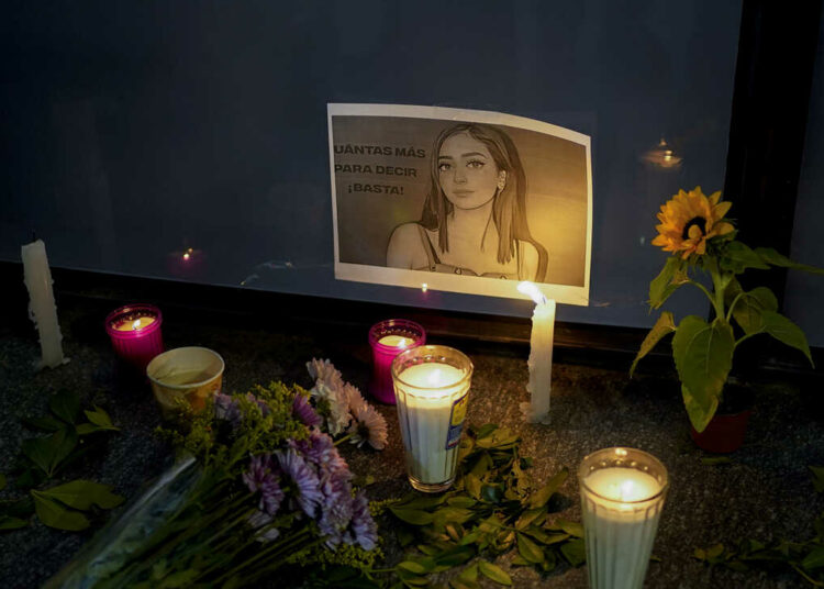 Familia de Debanhi Escobar dice que existen irregularidades en la investigación del asesinato de su hija y piden realizar segunda a autopsia