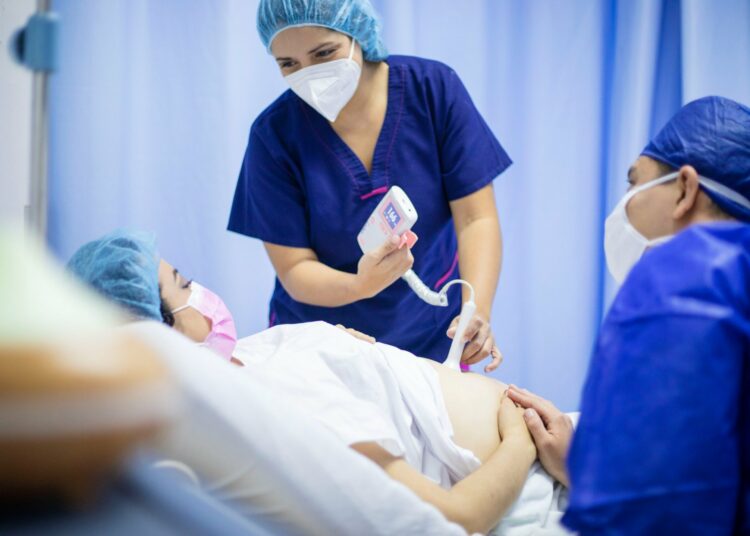 Primera Dama de la República destaca educación prenatal contemplada en la Ley Nacer con Cariño