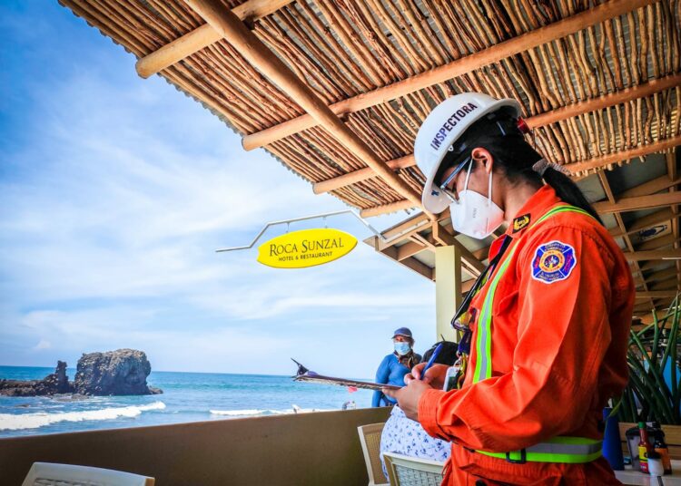 Gobierno realiza inspecciones en hoteles y restaurantes en La Libertad
