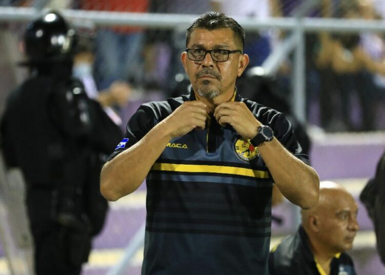 Guillermo Rivera quedó fuera del Platense