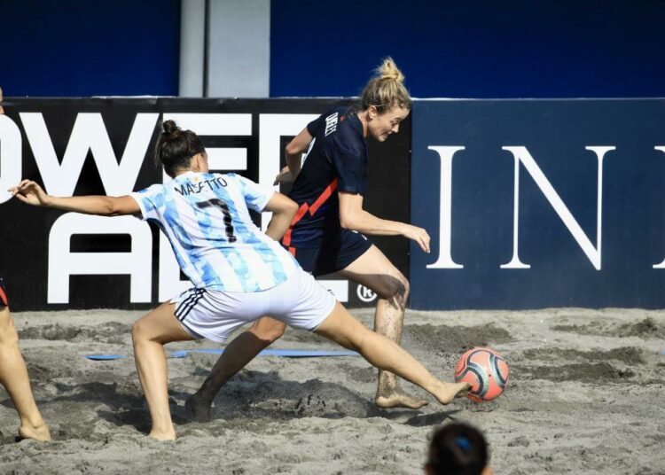 Estados Unidos sorprendió a Argentina en El Salvador Beach Soccer