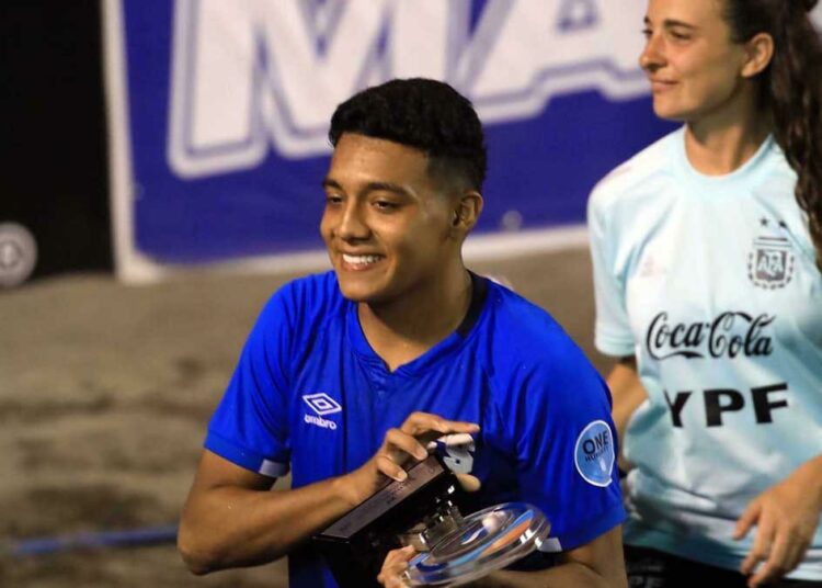 César Rivera, MVP del Beach Soccer Cup y joya de la Liga de Fútbol Playa