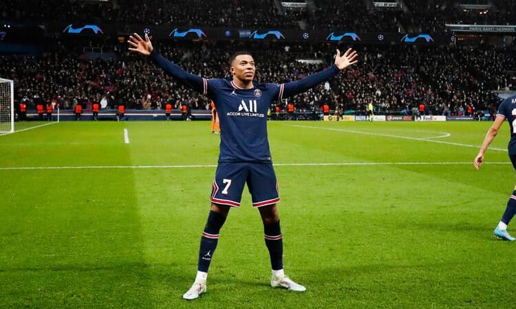 Con goles de Neymar, Mbappé y Messi, el PSG derrotó 5-1 al Lorient y retomó la senda del triunfo