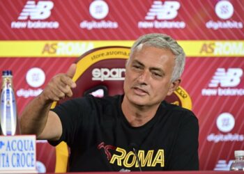 Tenso cruce entre Mourinho y un periodista en plena conferencia de prensa