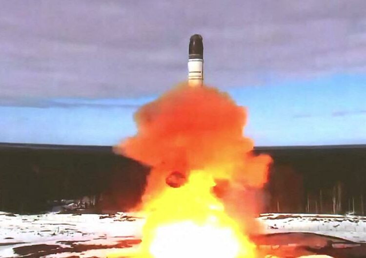 Rusia ensaya con éxito un nuevo misil balístico intercontinental