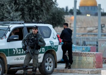 Un palestino muerto por disparos israelíes tras apuñalar a un policía