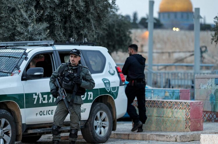 Un palestino muerto por disparos israelíes tras apuñalar a un policía