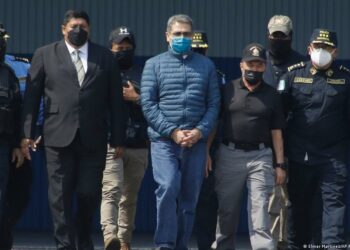 Qué dice la acusación de Estados Unidos al ex presidente de Honduras Juan Orlando Hernández y sobre su relación con “El Chapo” Guzmán
