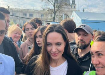 Angelina Jolie viaja a Lviv en plena invasión rusa a Ucrania