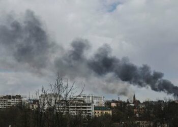 Cinco «potentes» misiles golpean Leópolis, en el oeste de Ucrania, dice alcalde