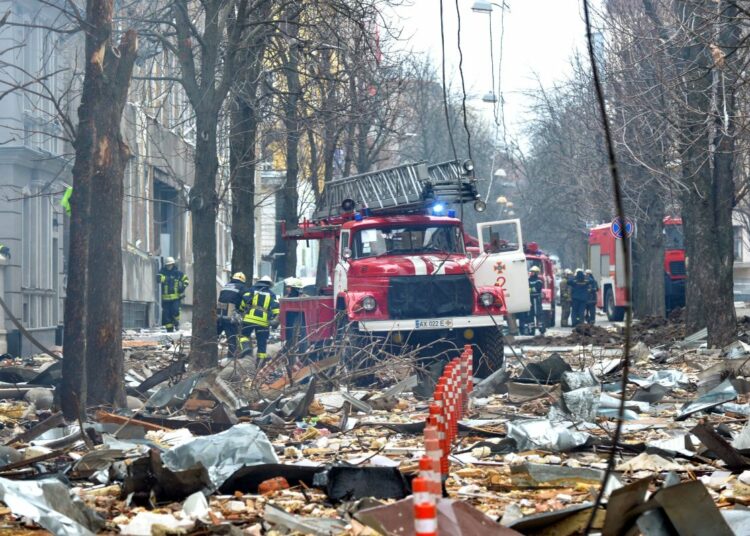 Tropas ucranianas denuncian ataque químico ruso en Mariúpol