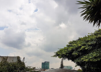 Cielo nublado y posibilidades de lluvia continuarán para este lunes