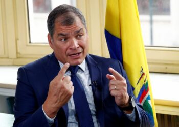 Justicia de Ecuador pide extradición de expresidente Rafael Correa