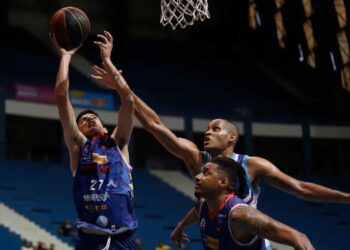 San Salvador no pierde el paso y se mantienen líderes de la Liga Mayor de Baloncesto