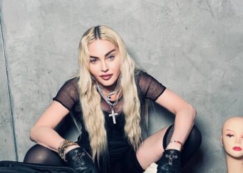 La última apuesta capilar de Madonna: raíces oscuras al descubierto