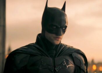 Matt Reeves dice que la torpeza física de Robert Pattinson lo ayudó a interpretar a Batman