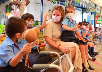 UNESCO destaca trabajo del Gobierno por la educación de los niños en El Salvador